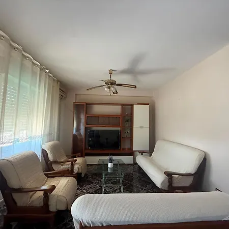 Sea View Apartment *